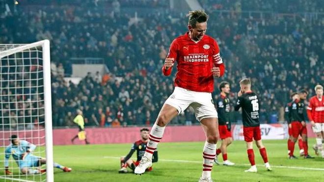 荷兰强势英格兰,德容完成帽子戏法 荷兰强势英格兰,德容完成帽子戏法