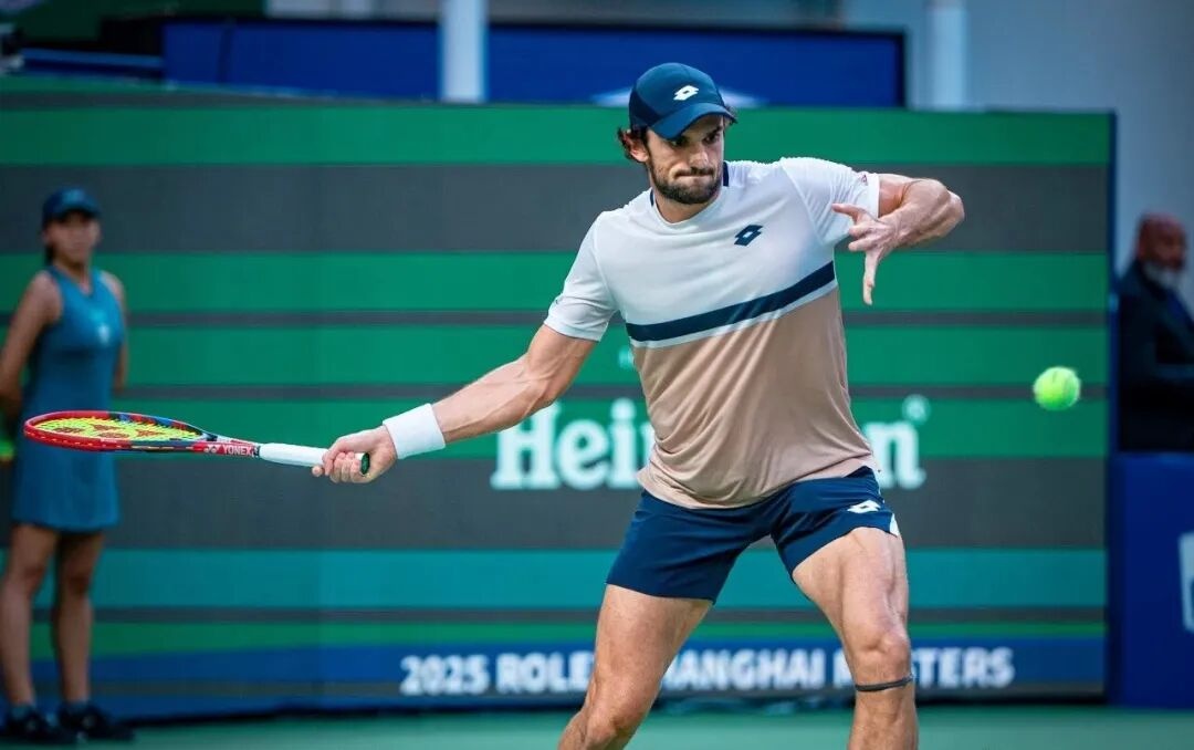 日本网球队鏖战世界网球队，德约科维奇打破历史纪录