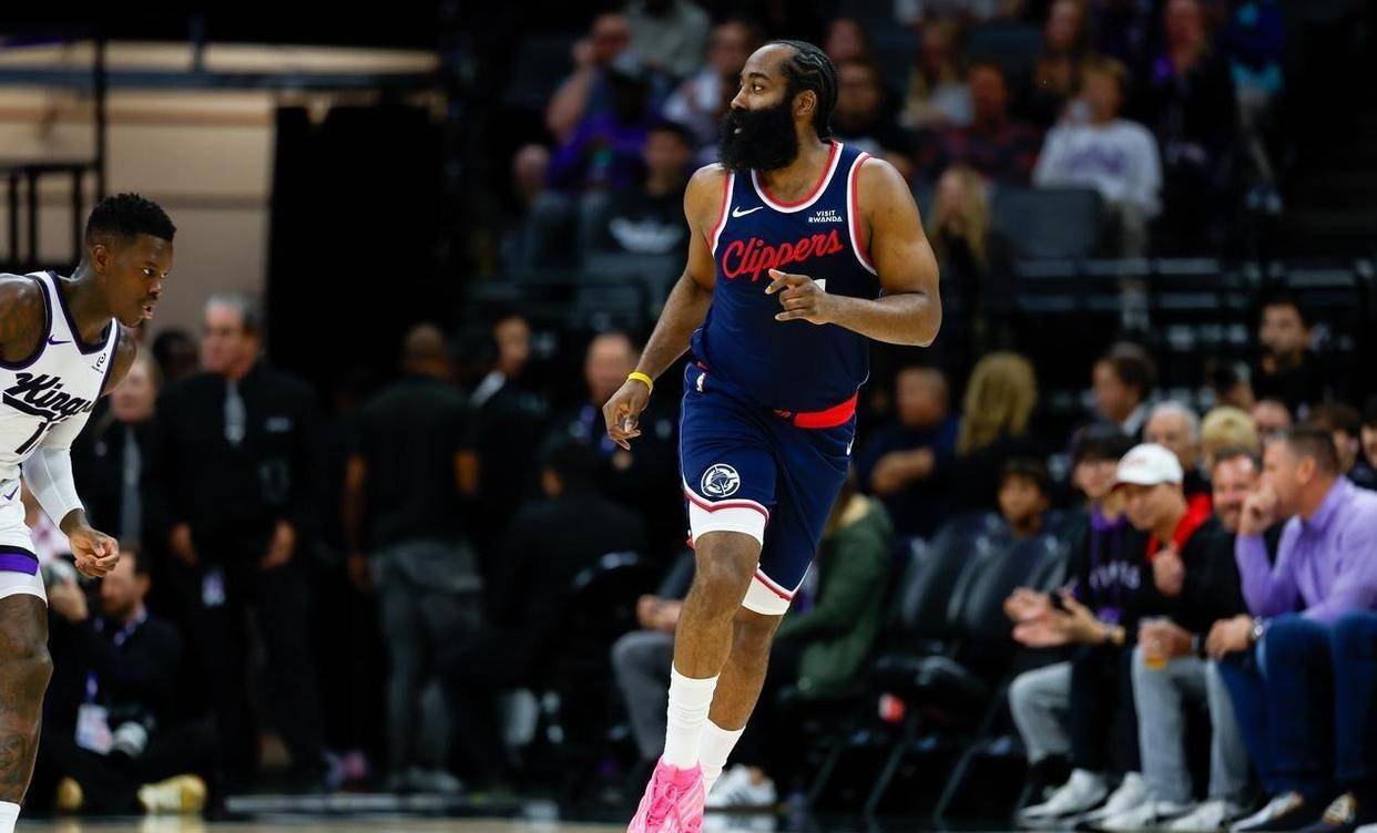 国王血洗美国男篮,保罗送出助攻 国王血洗美国男篮,保罗送出助攻