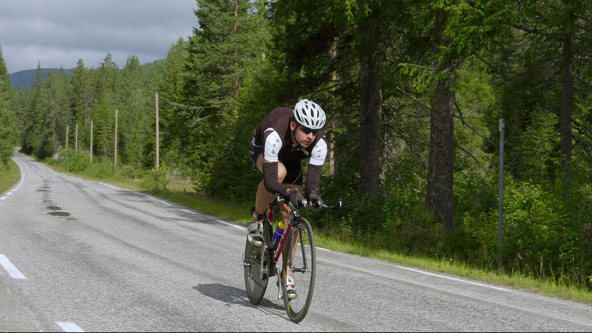 风暴眼,黄喜灿如何以寂静的节奏主宰年度焦点之夜