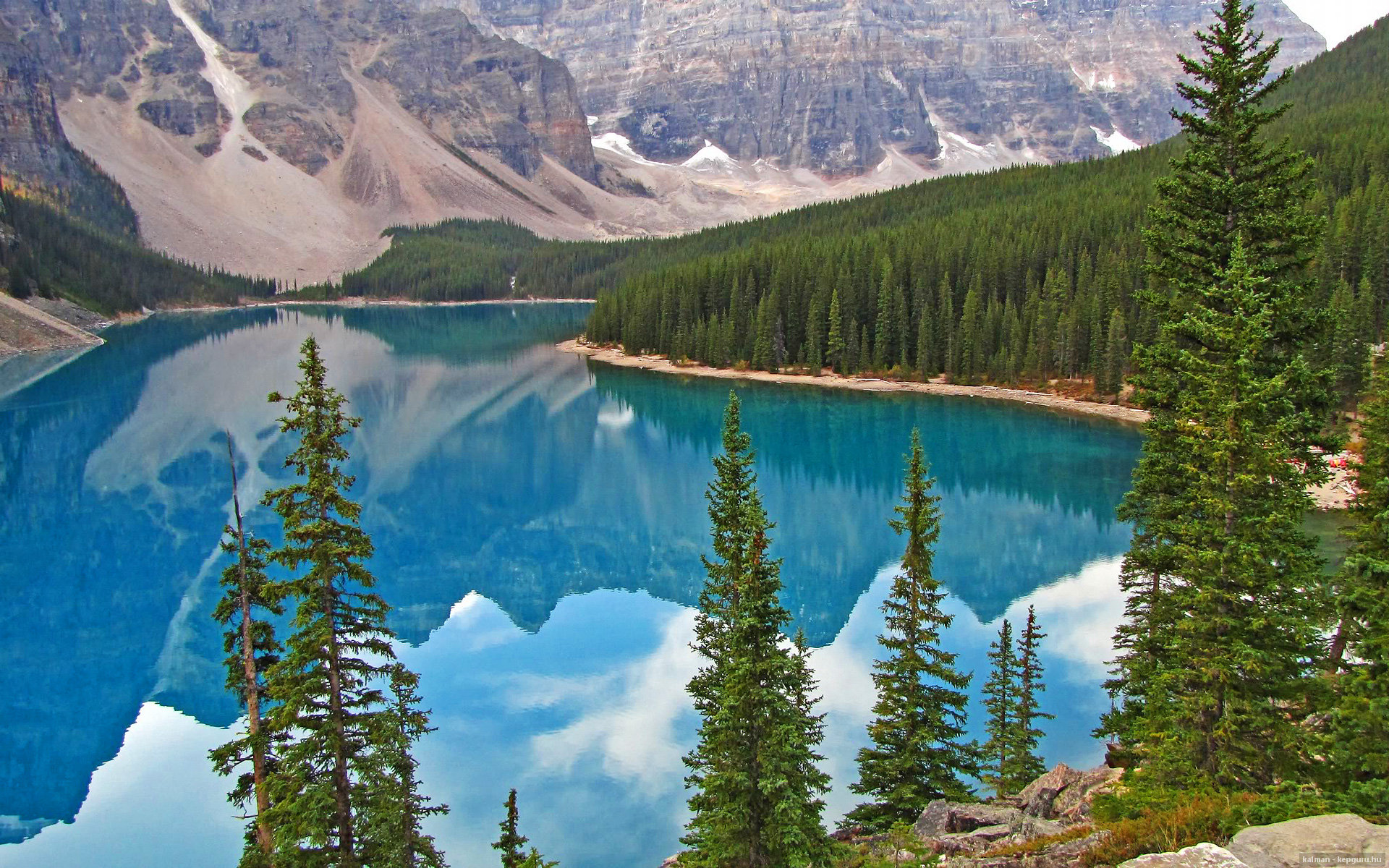 终场哨响前的绝杀，戴高乐如何以硬仗之王的魄力终结法国与阿尔及利亚的生死战