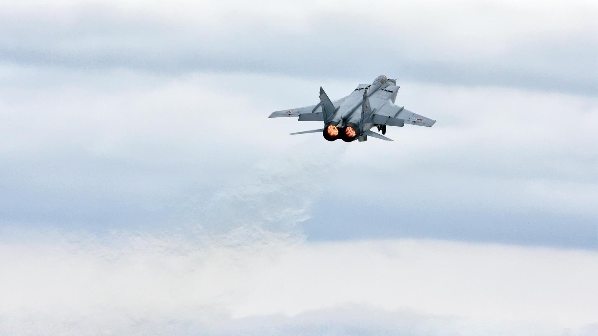 当绝对天赋遇见团队奇迹，恩比德之夜与雷霆一投背后的篮球哲学